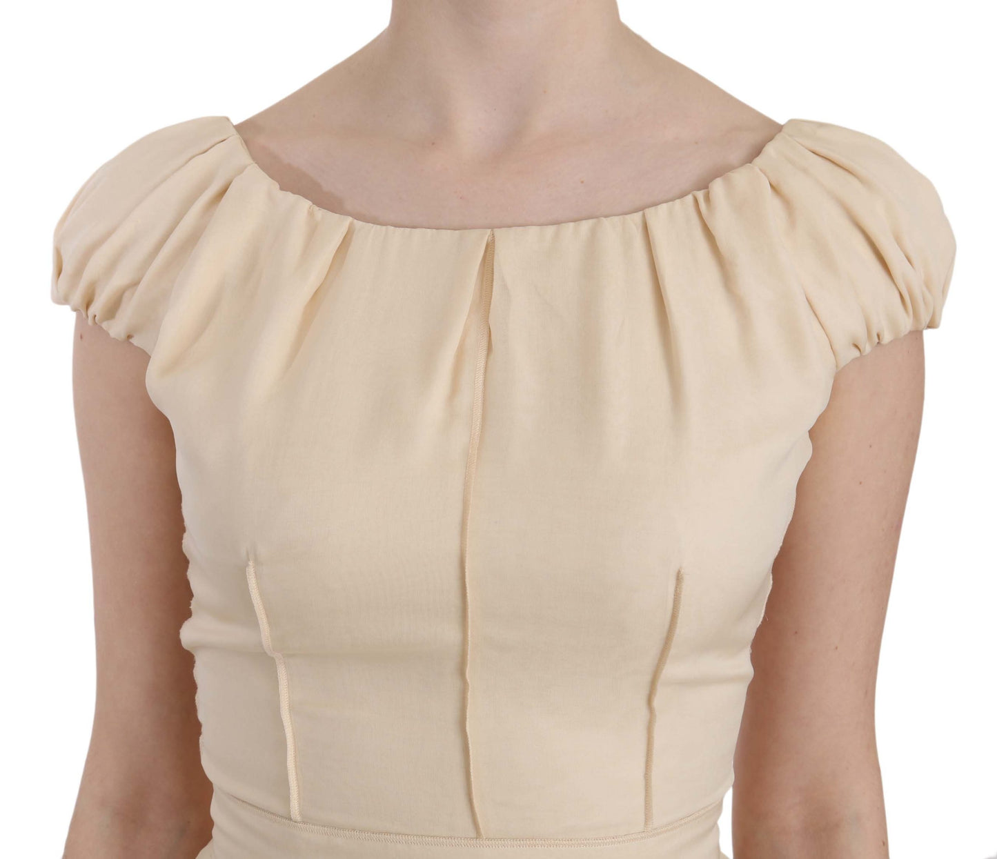 Dolce & Gabbana – Beiges Seidenkleid mit Säulenärmeln