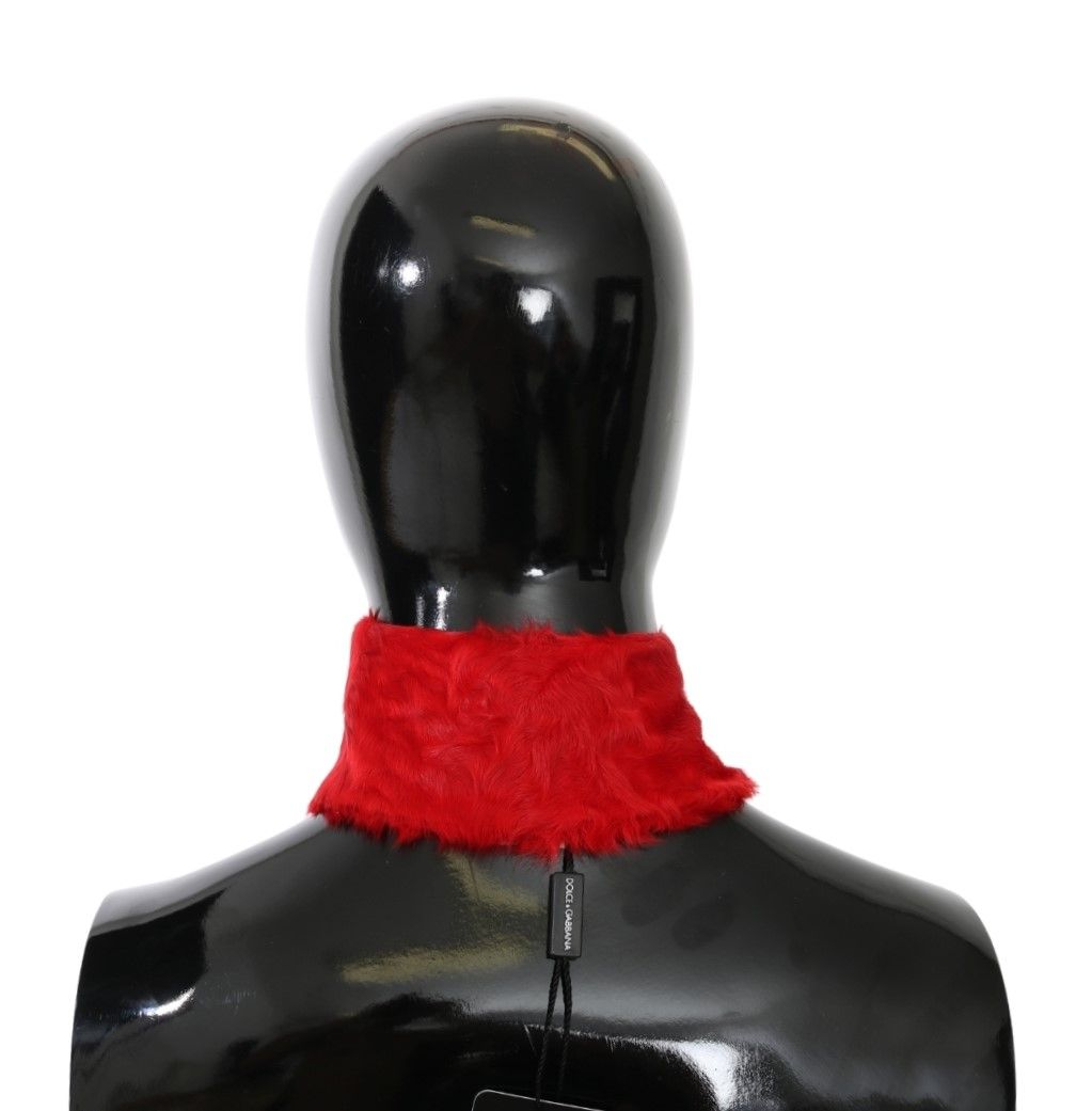 Dolce & Gabbana – Roter Wickelschal aus Lammfell mit Pelzkragen