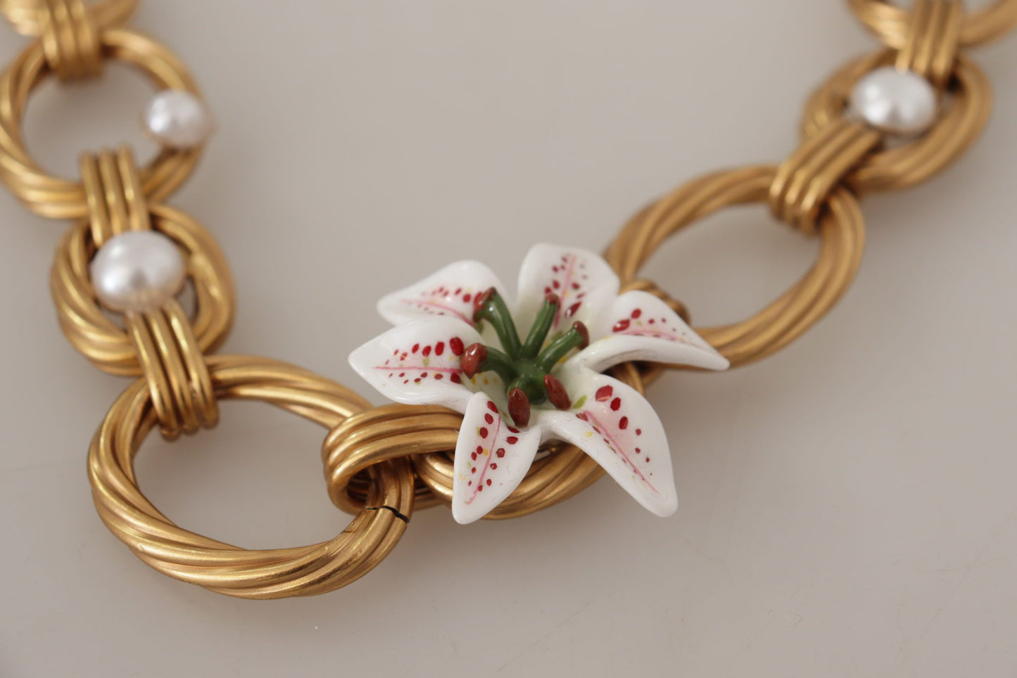 Dolce & Gabbana – Statement-Halskette mit Blumenmuster und goldener weißer Lilie