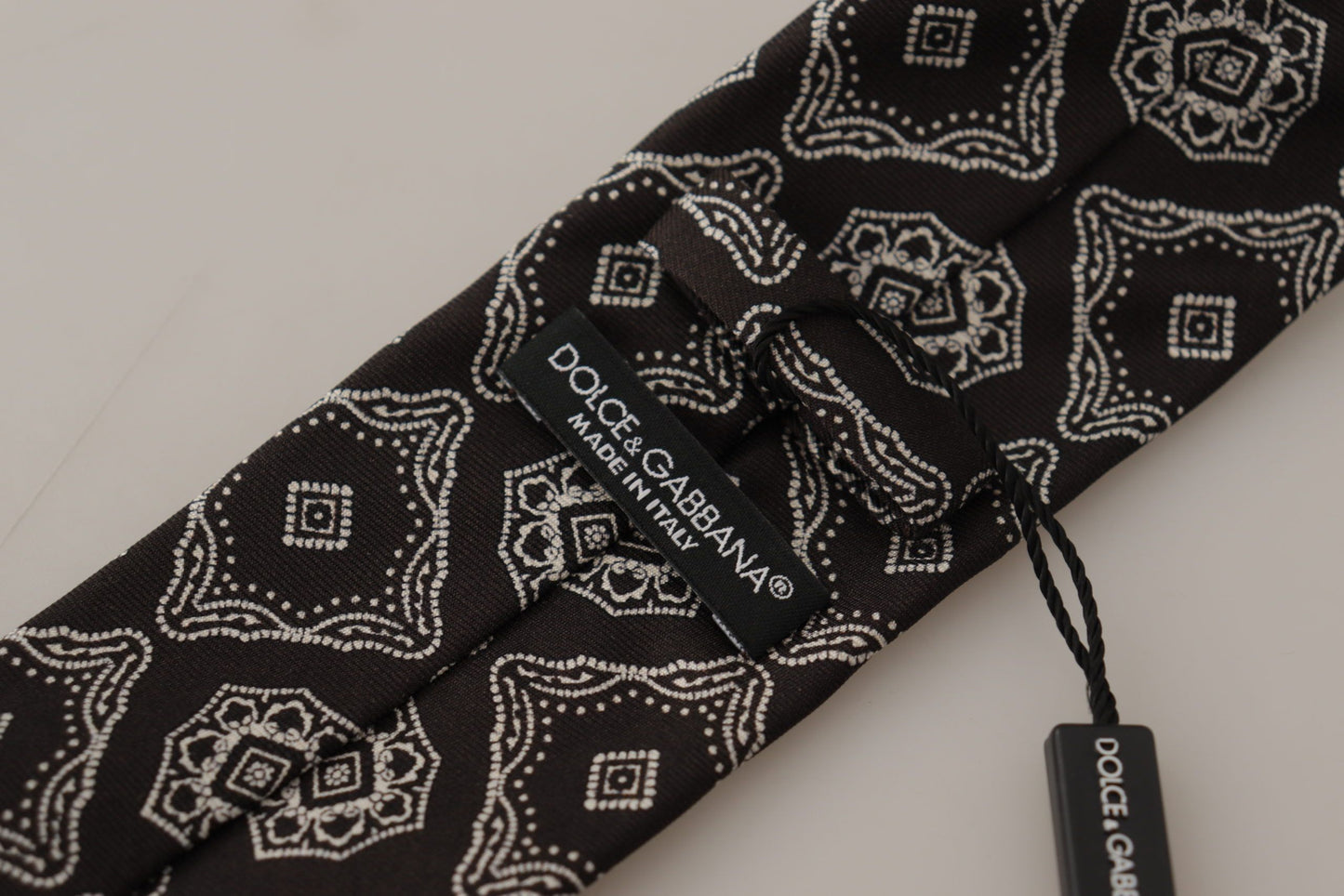 Dolce & Gabbana – Verstellbare Krawatte mit geometrischem Muster in Schwarz und Weiß