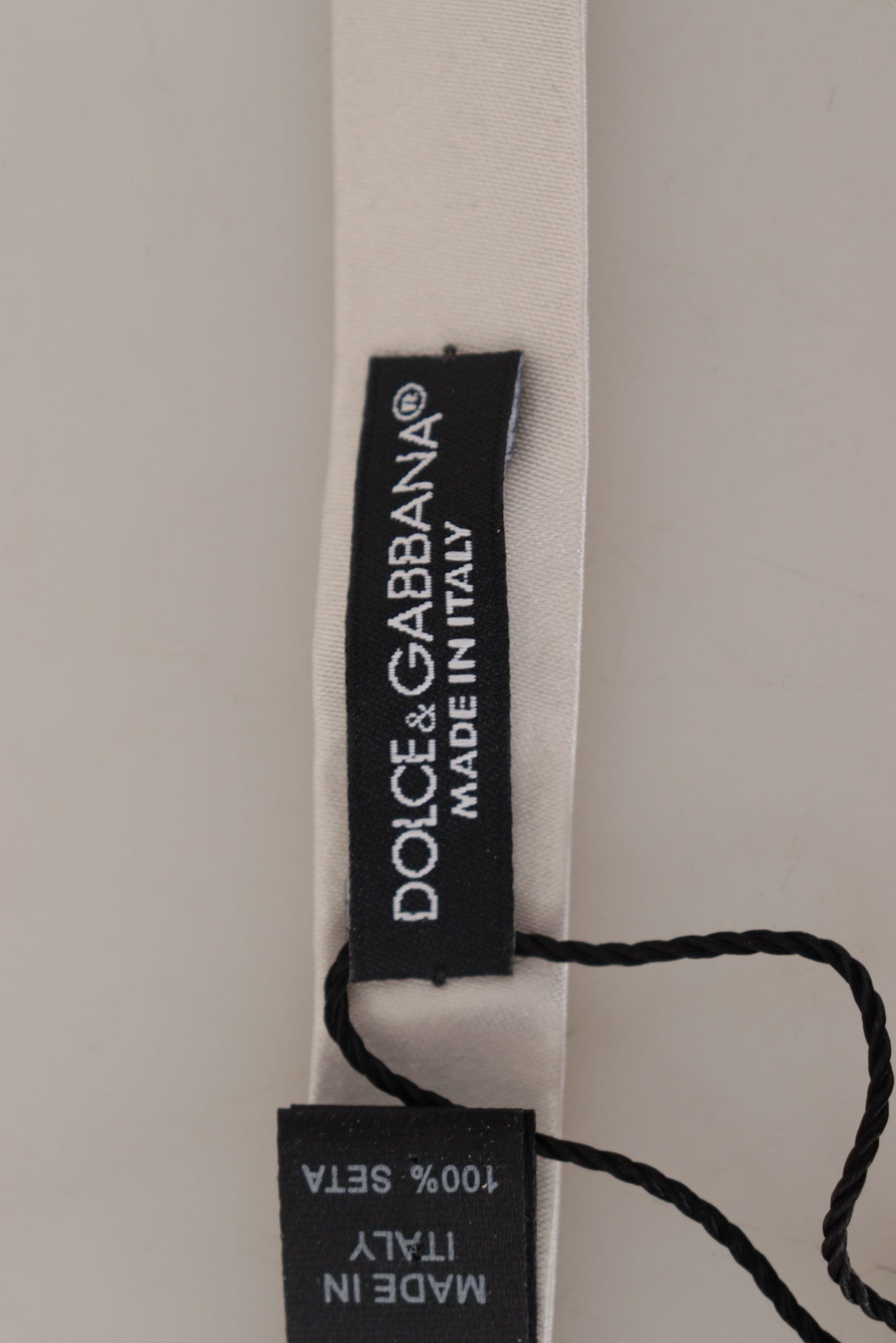 Dolce & Gabbana – Graue Papillon-Krawatte aus 100 % Seide mit verstellbarem Hals