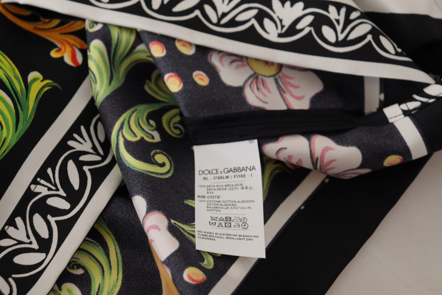 Dolce & Gabbana, mehrfarbig bedrucktes, lockeres Langarmshirt im Barockstil