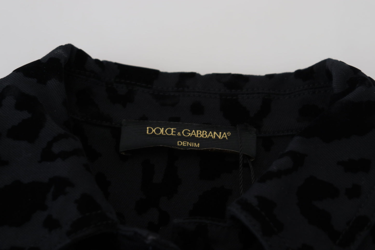 Dolce & Gabbana – Schwarze Jeansjacke mit langen Ärmeln und Leopardenmuster
