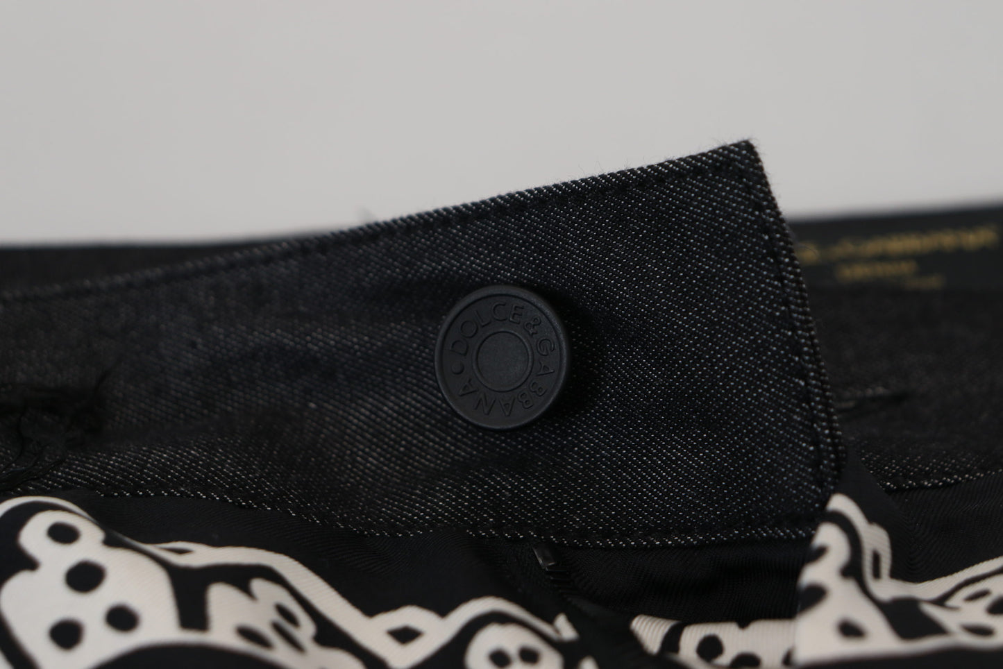 Dolce & Gabbana – Schwarze Seidenhose mit Bandana-Print