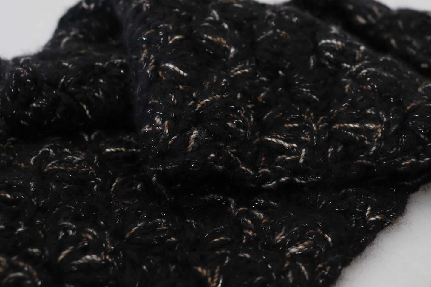 Dolce & Gabbana – Schwarzer, gestrickter Foulard-Wickelschal aus Wolle mit Fransen