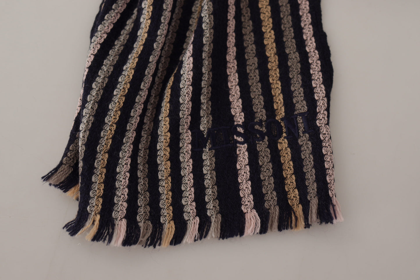 Missoni Schal aus Wollstrick mit Fransen und mehrfarbigen Streifen