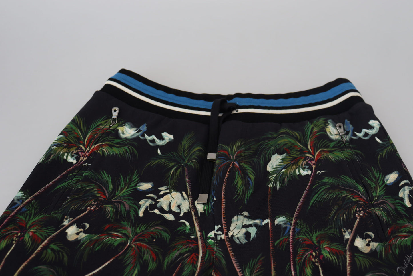 Dolce & Gabbana – Schwarze Freizeitshorts aus Baumwolle mit Vulkan-Print