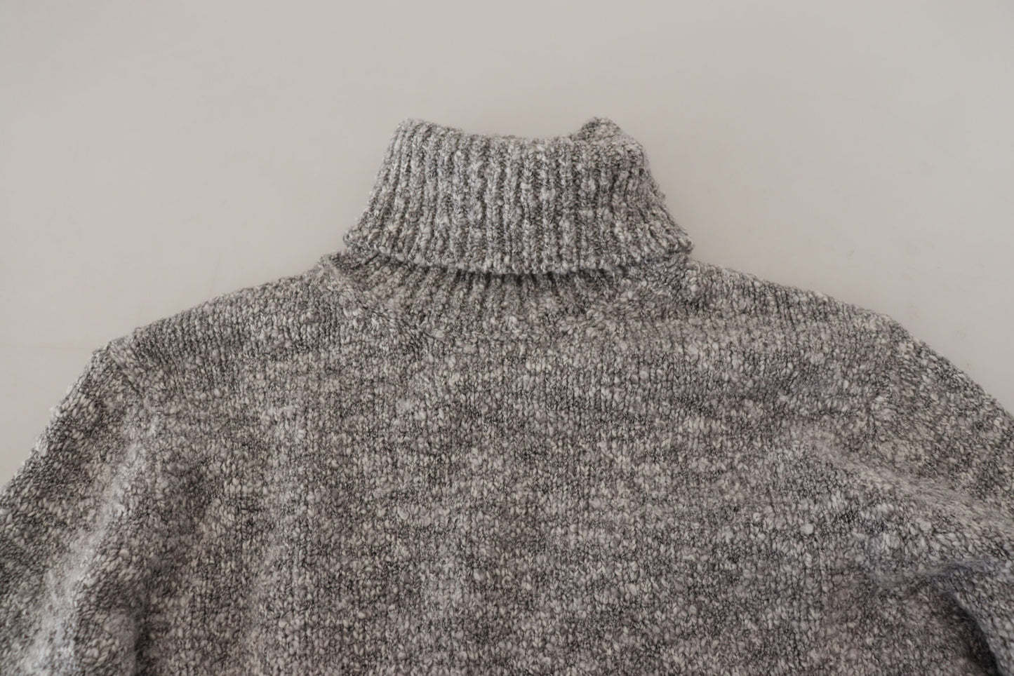 Dolce & Gabbana Grauer Rollkragenpullover aus Wollstrick