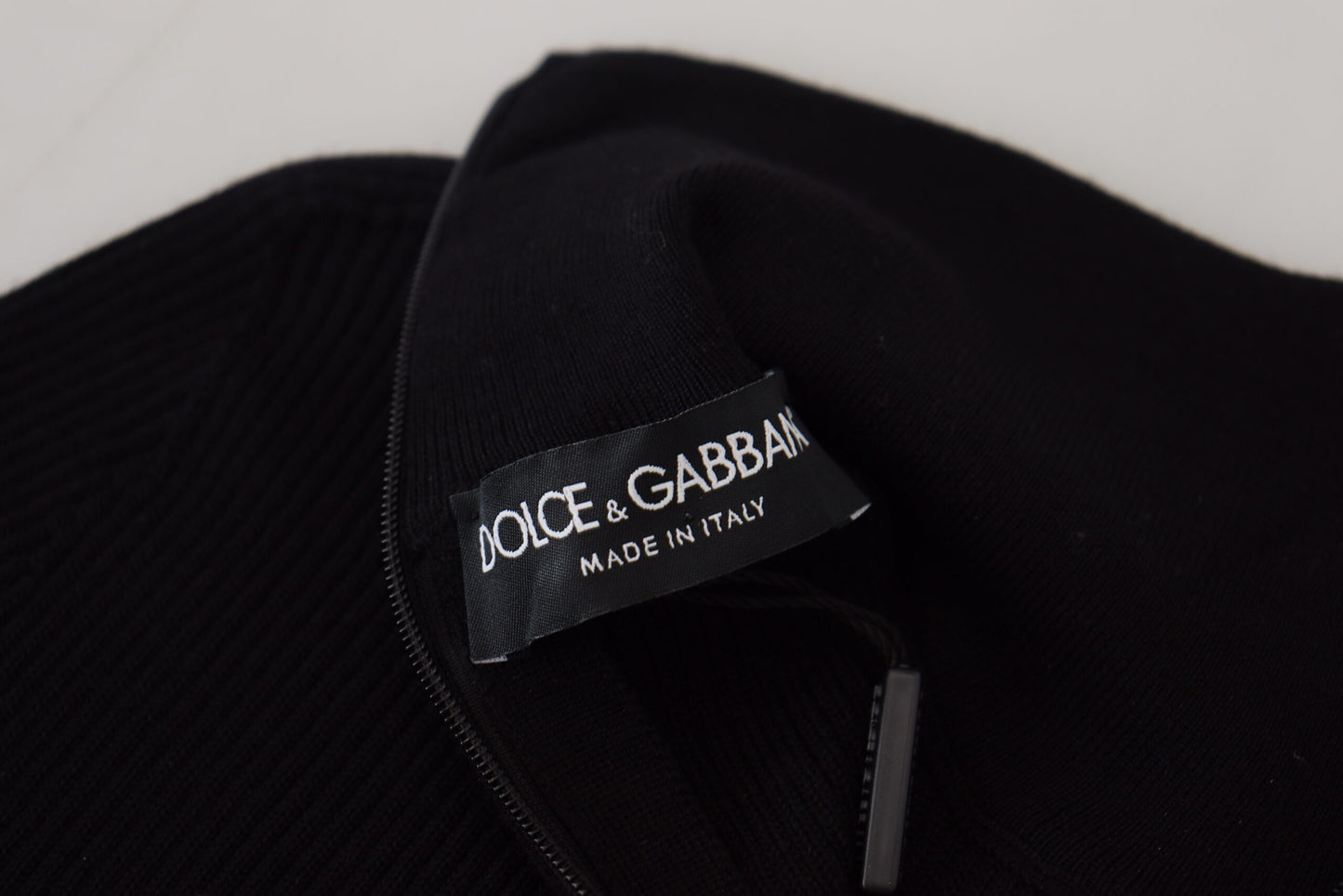 Dolce & Gabbana – Schwarzer Rollkragenpullover mit halbem Reißverschluss