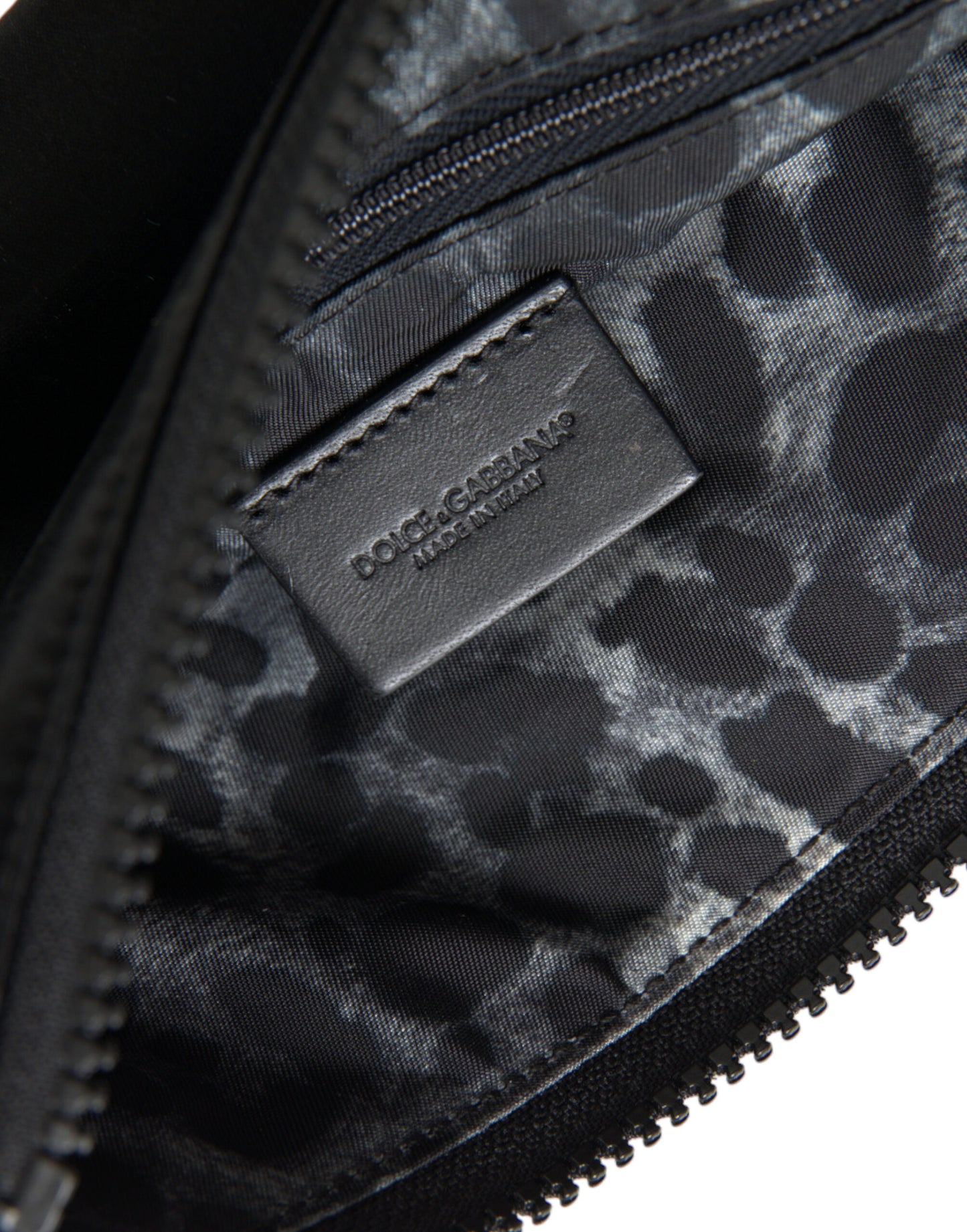 Dolce & Gabbana – Schwarze Clutch aus Nylon mit Schlüsselanhänger und Logo-Plakette