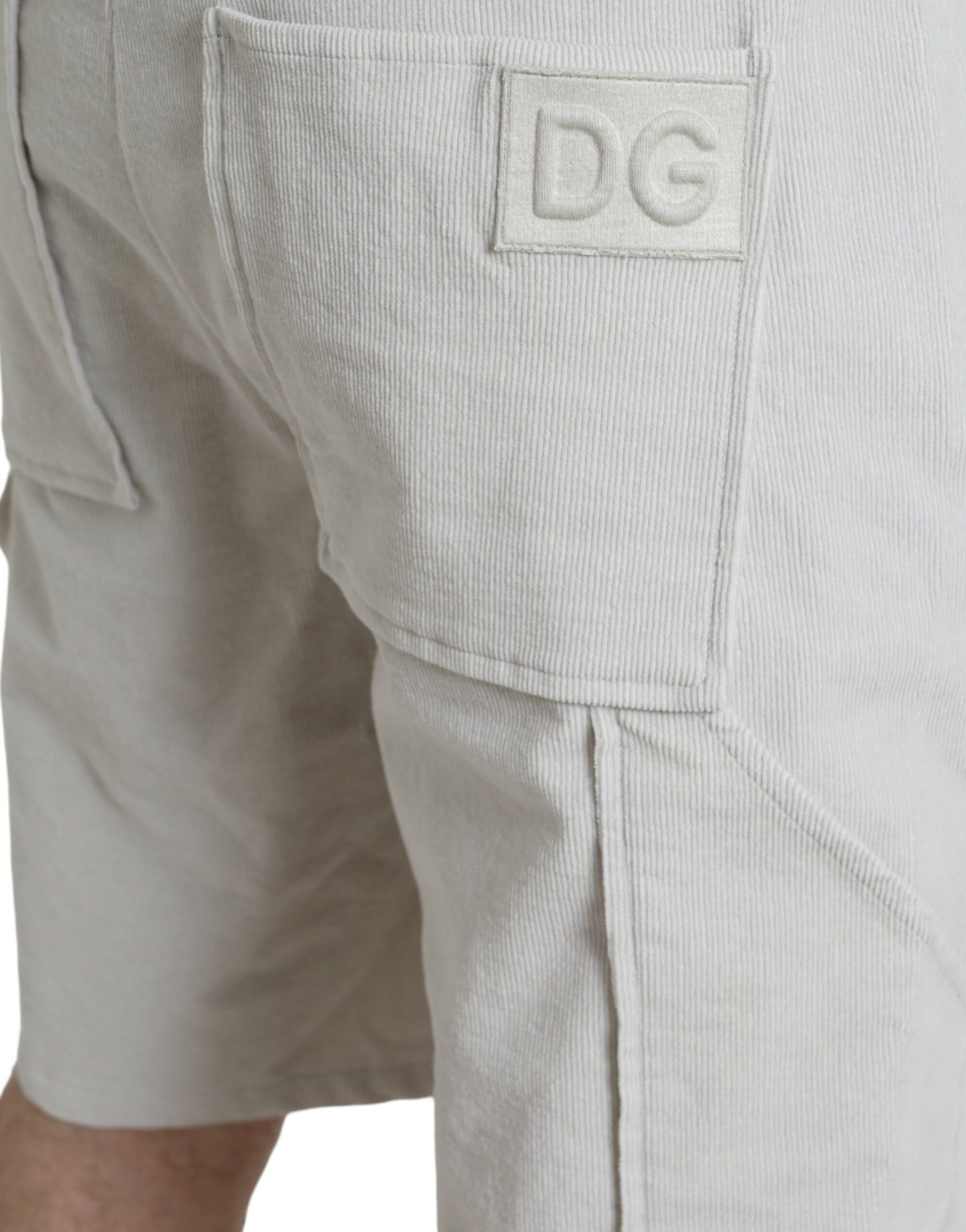 Dolce & Gabbana – Beigefarbene Bermudashorts aus Baumwollcord mit Logo