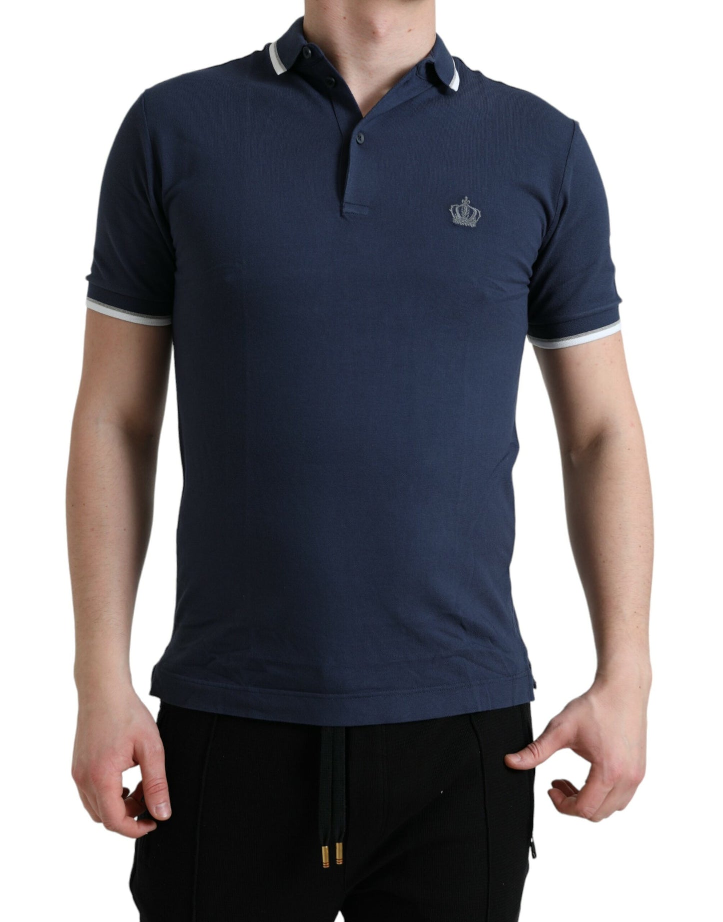 Dolce & Gabbana – Blaues Poloshirt aus Baumwolle mit Kronenaufnäher und Kragen für Herren