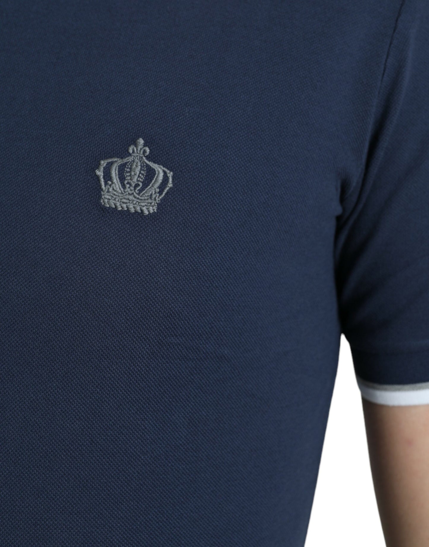 Dolce & Gabbana – Blaues Poloshirt aus Baumwolle mit Kronenaufnäher und Kragen für Herren