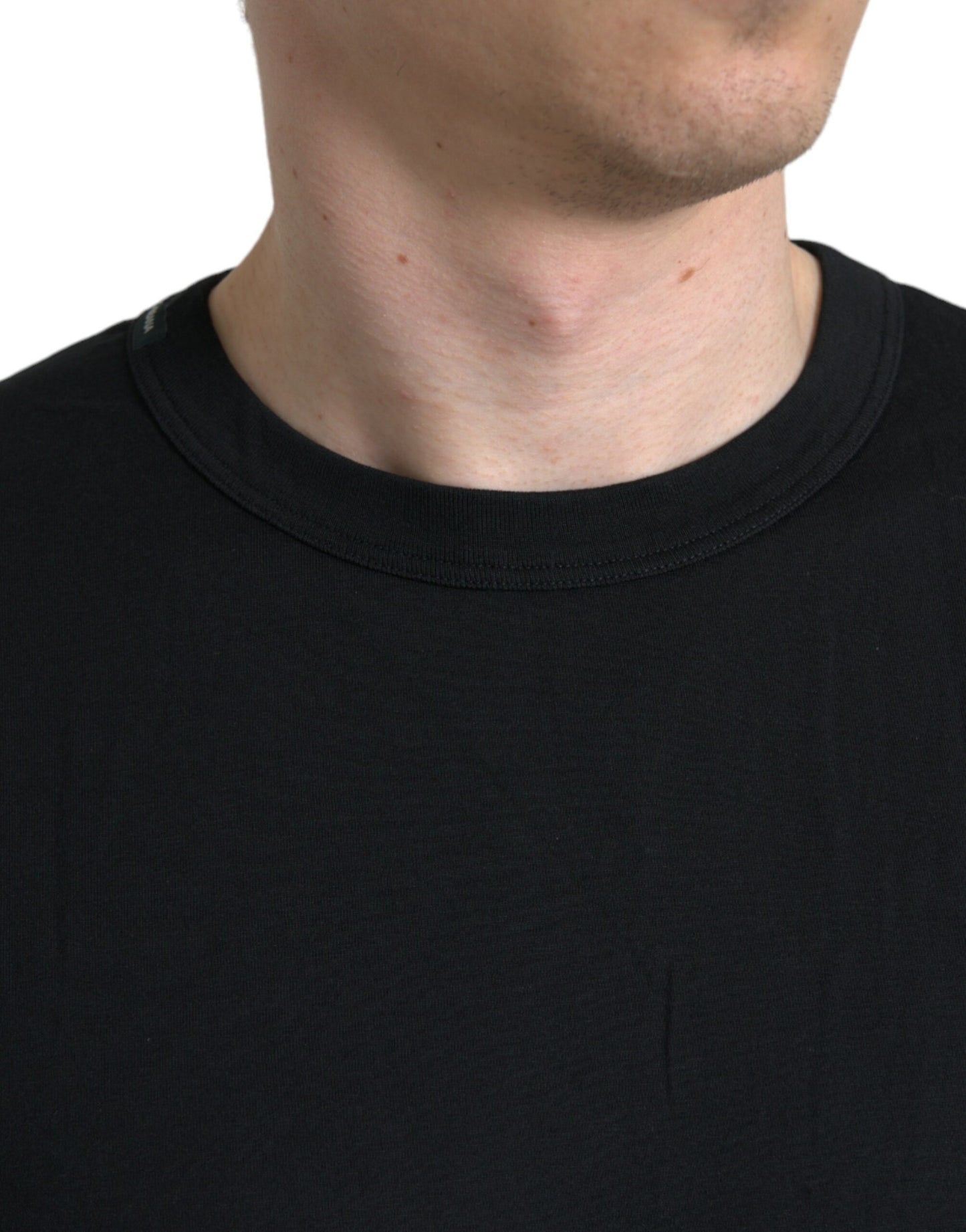 Dolce & Gabbana – Schwarzes T-Shirt mit Rundhalsausschnitt und kurzen Ärmeln und geprägtem Logo