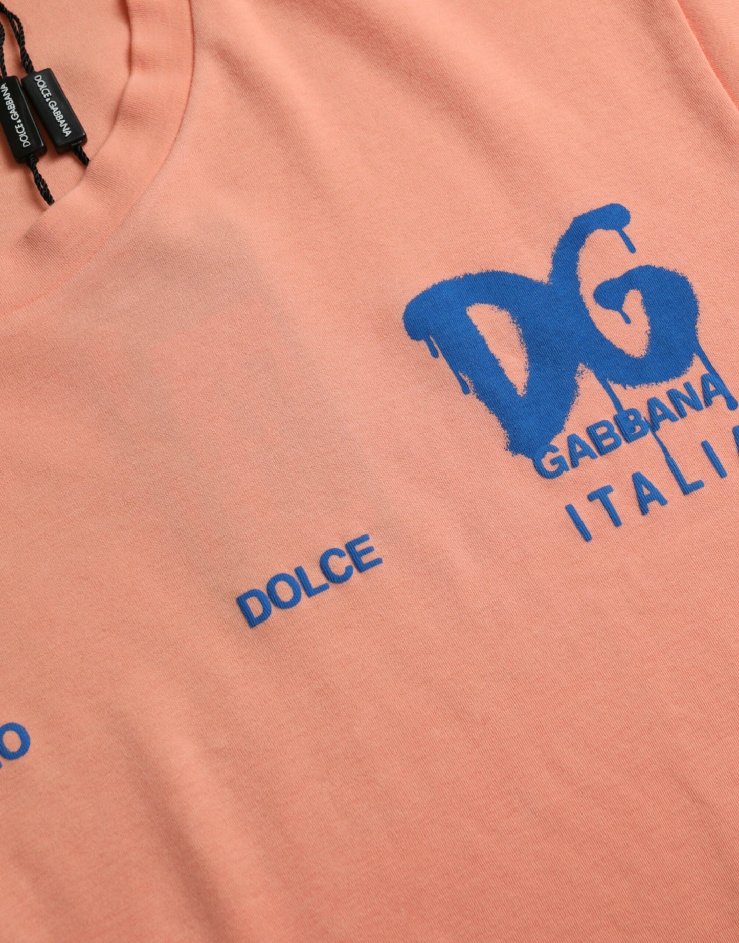 Dolce & Gabbana – Korallenfarbenes Baumwoll-T-Shirt mit Logo-Print und kurzen Ärmeln