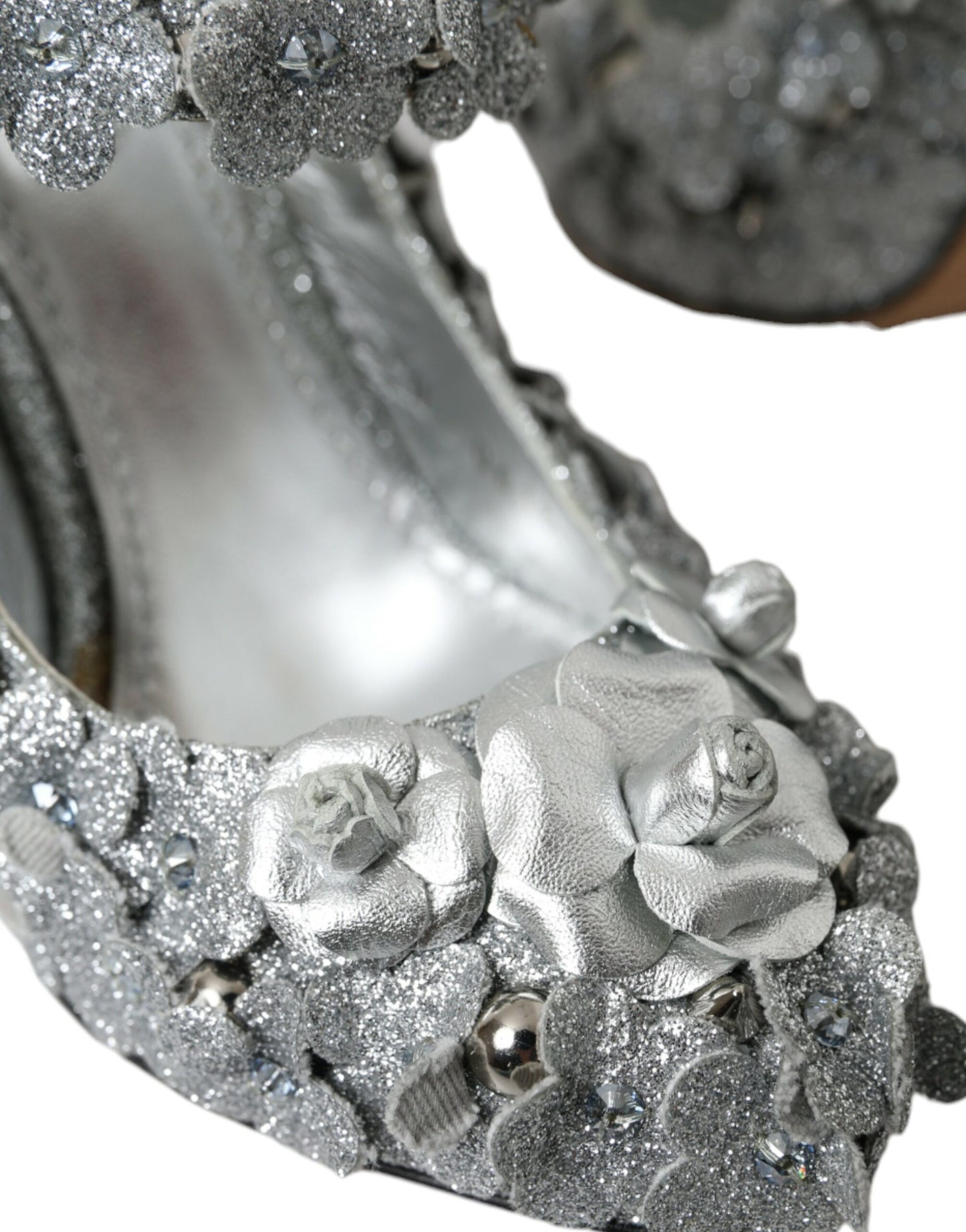 Dolce & Gabbana – Mary-Jane-Pumps mit Blumenmuster und Kristallen in Silber