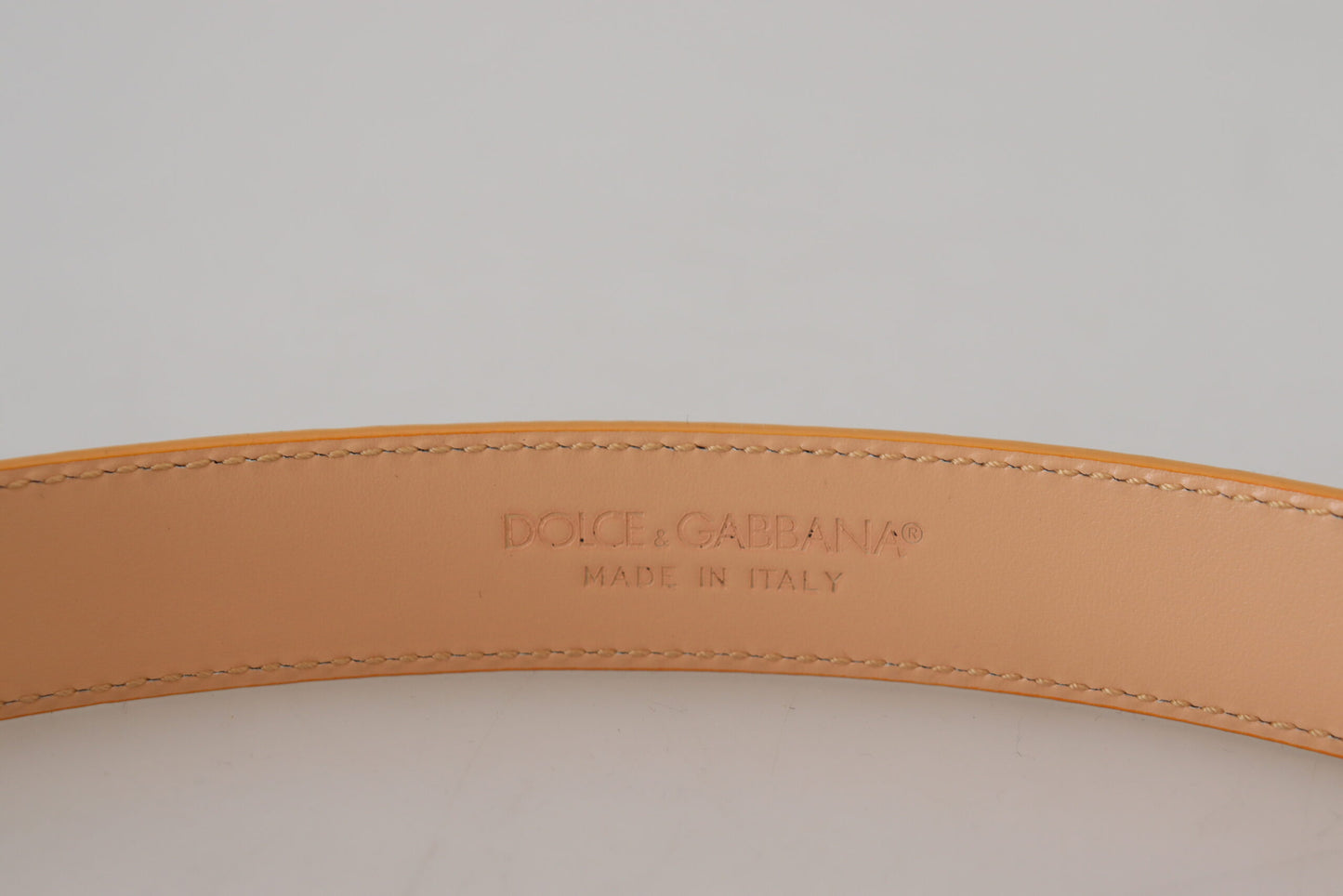 Dolce & Gabbana – Beigefarbener Gürtel aus exotischem Leder mit goldener Metallschnalle