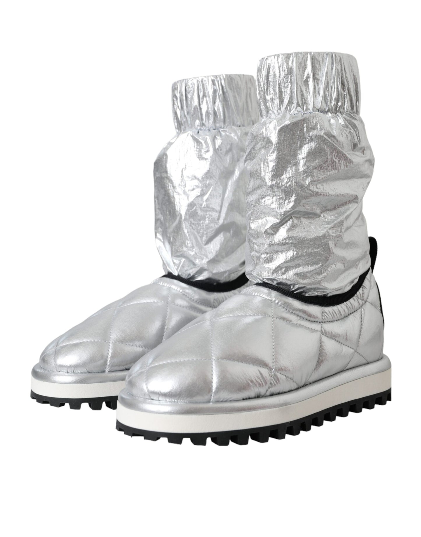 Dolce & Gabbana – Stiefeletten mit gestepptem Logo-Patch in Metallic-Silber