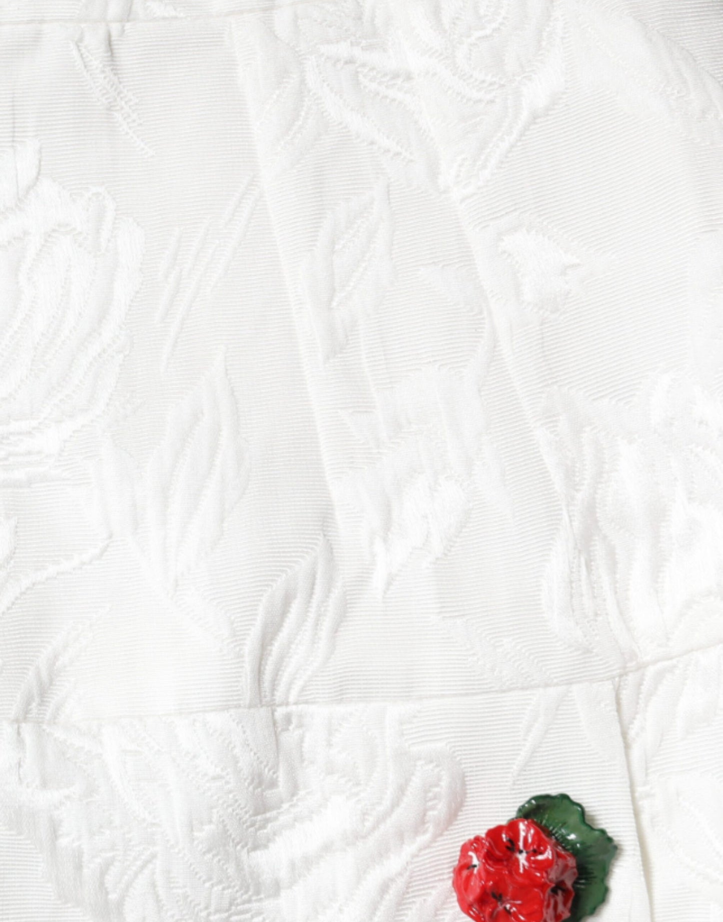 Dolce & Gabbana – Minirock aus weißem Brokat mit Blumenverzierung