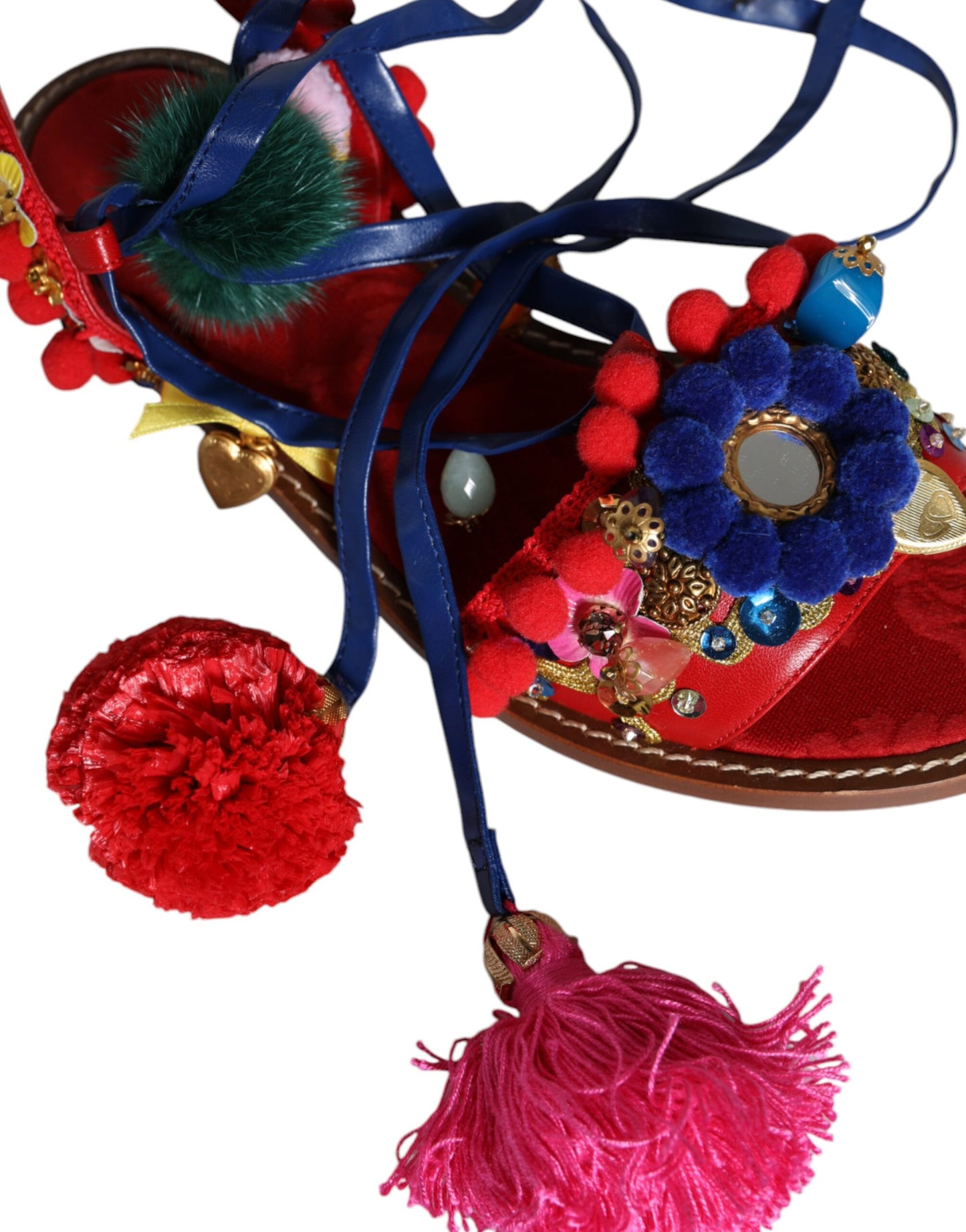 Dolce & Gabbana – Sandalen mit Fellwickel in Mehrfarbig mit Pom-Pom-Muster