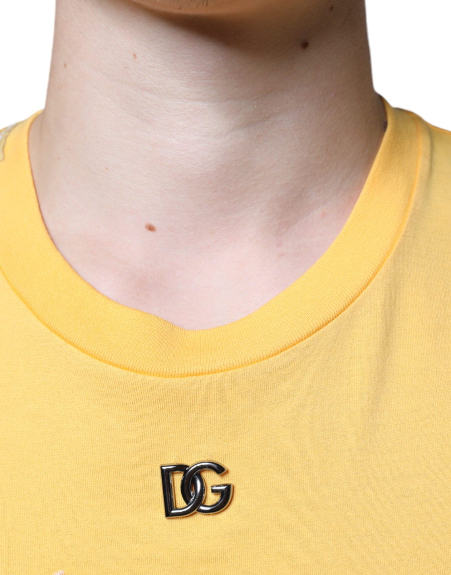Dolce & Gabbana Gelbes T-Shirt mit Rundhalsausschnitt aus Baumwolle mit Blumenmuster „Secret Graden“