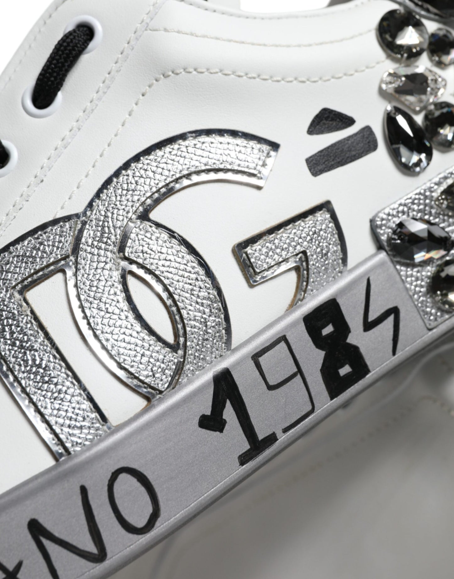 Dolce & Gabbana – Portofino-Sneakers mit Kristall-Logo in Weiß und Silber