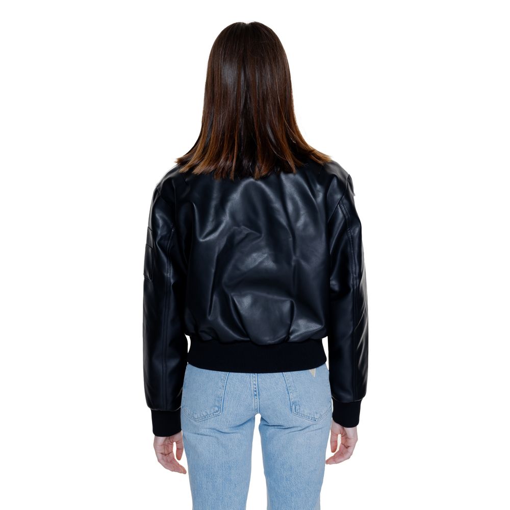Calvin Klein Jeans – Schwarze Polyethylenjacken und -mäntel