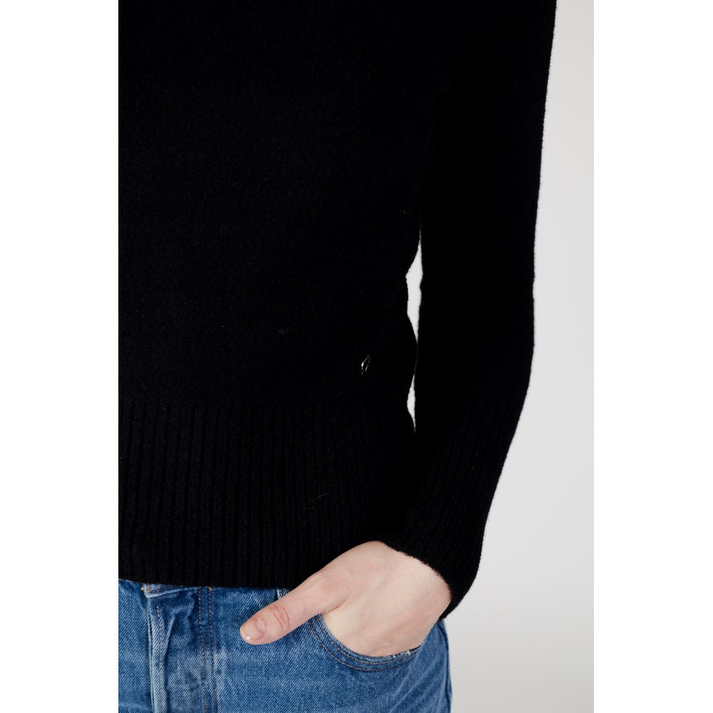 Guess – Schwarzer Rollkragenpullover aus Polyamid