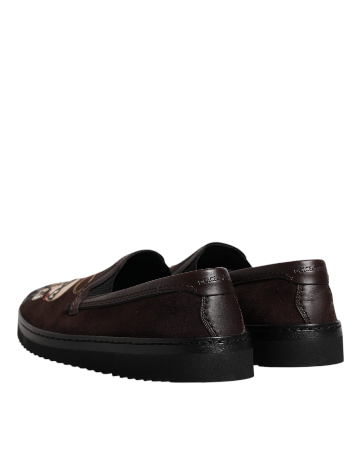 Dolce & Gabbana – DG Family – Flache Slipper aus Wildleder in Braun