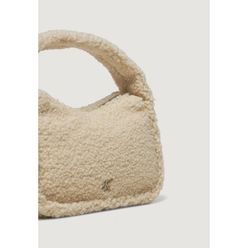 Calvin Klein Jeans – Cremefarbene Handtasche aus recyceltem Polyester