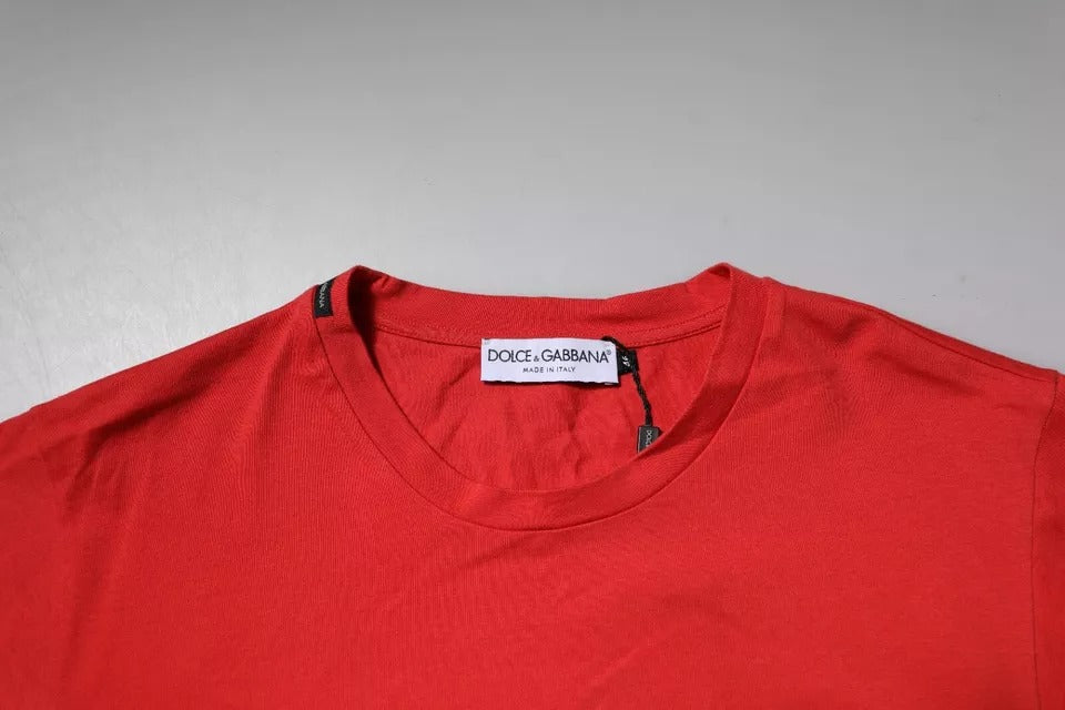 Dolce & Gabbana – Rotes T-Shirt aus Baumwolle mit Rundhalsausschnitt und DG-Logo-Aufnäher