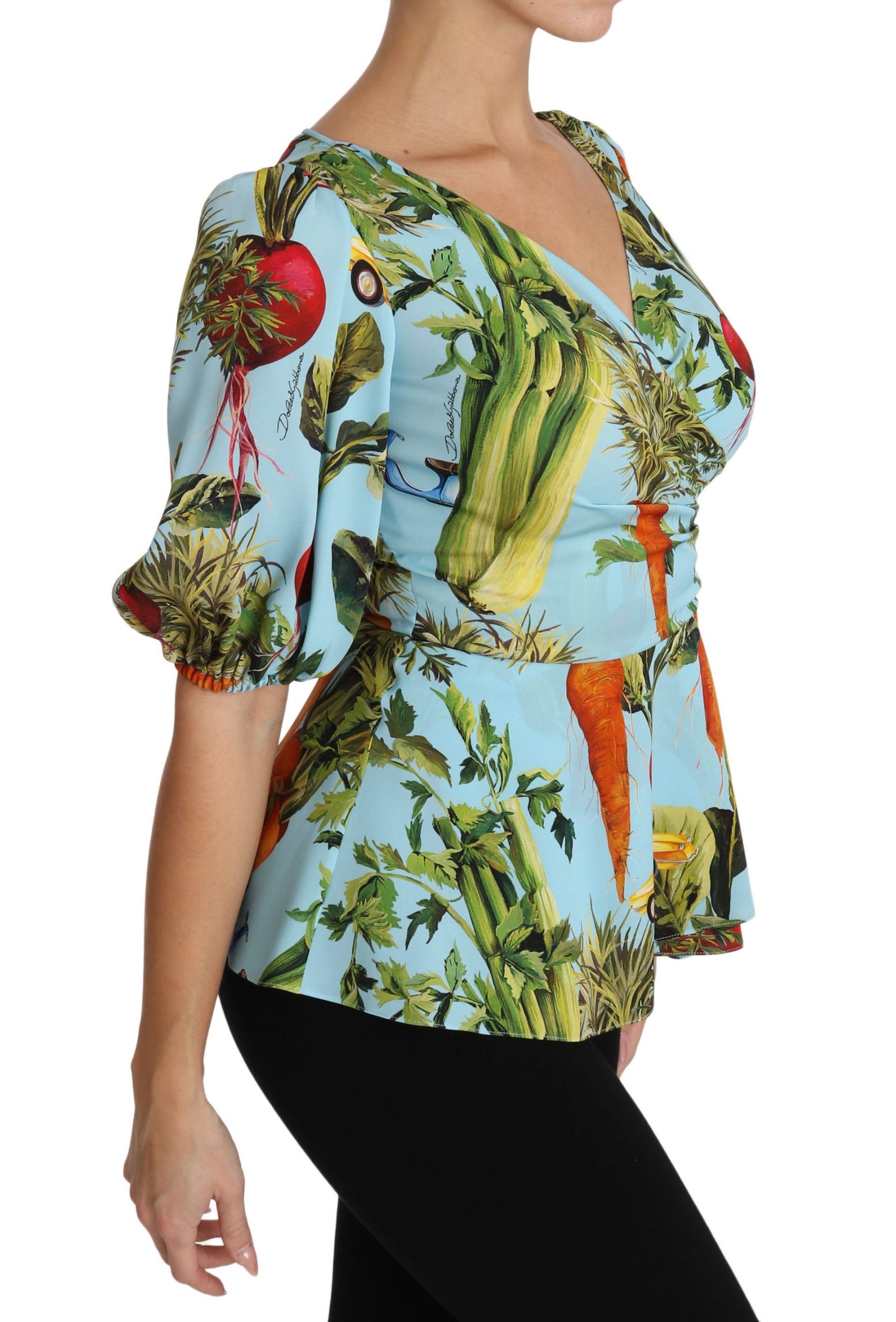 Dolce & Gabbana – Seidenoberteil mit mehrfarbigem Gemüsedruck und Wickelbluse mit Schößchen