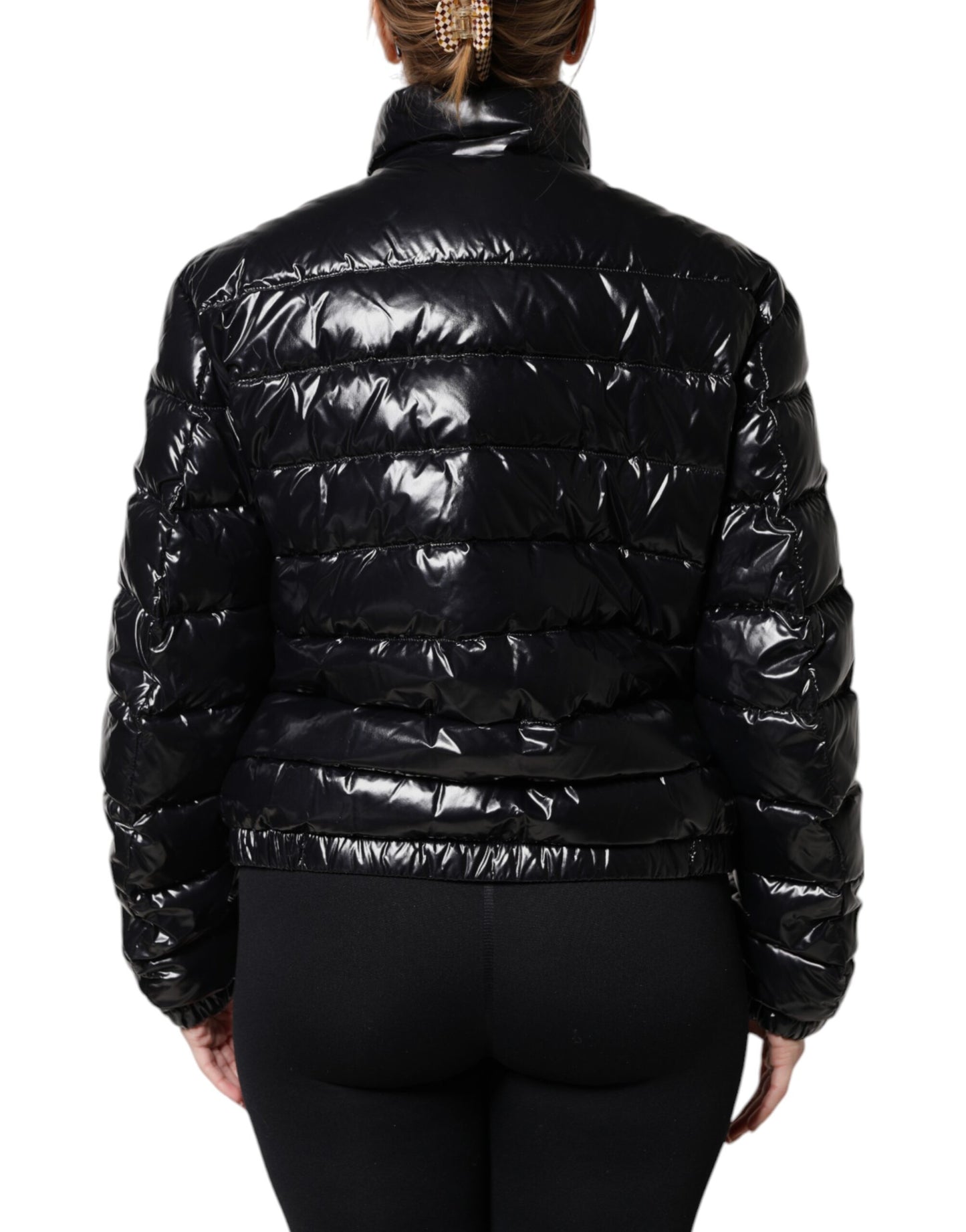 Dolce & Gabbana – Pufferjacke mit durchgehendem Reißverschluss und schwarzem Logo-Schild