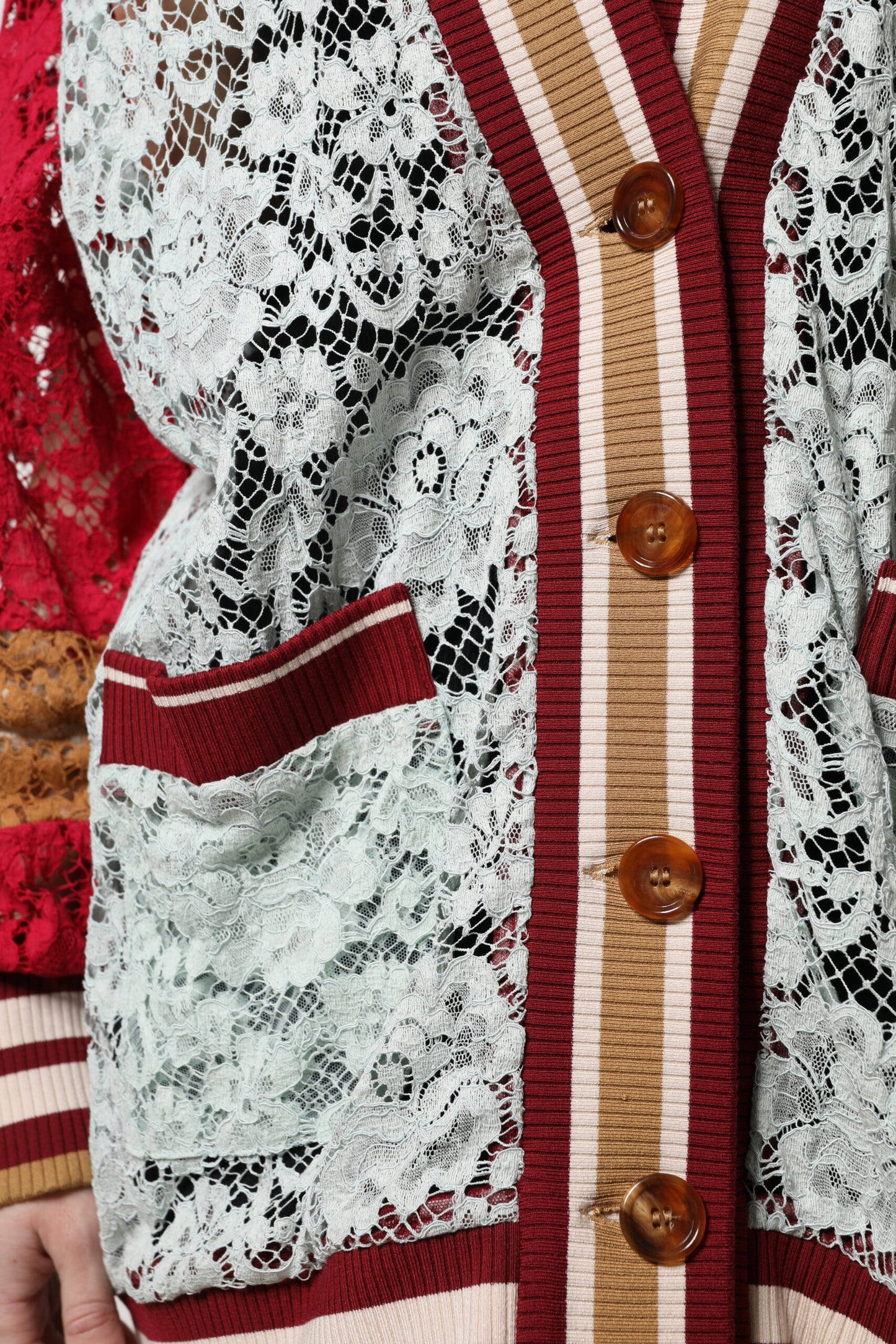 Dolce & Gabbana Mehrfarbiger Cardigan-Pullover mit Blumenspitze