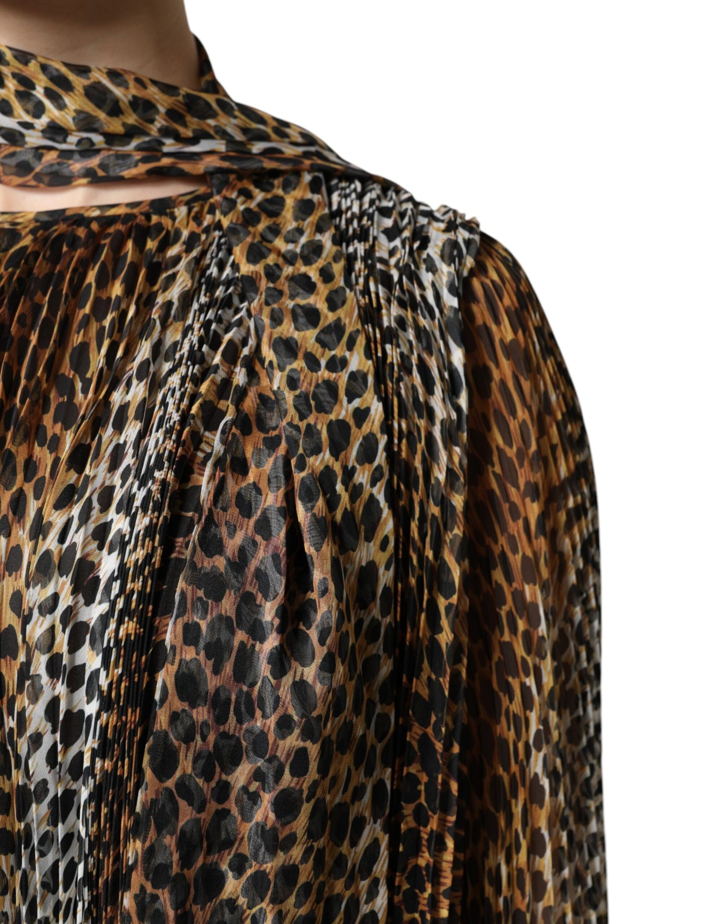Dolce & Gabbana – Braunes Chiffonkleid mit Schalkragen und Leopardenmuster