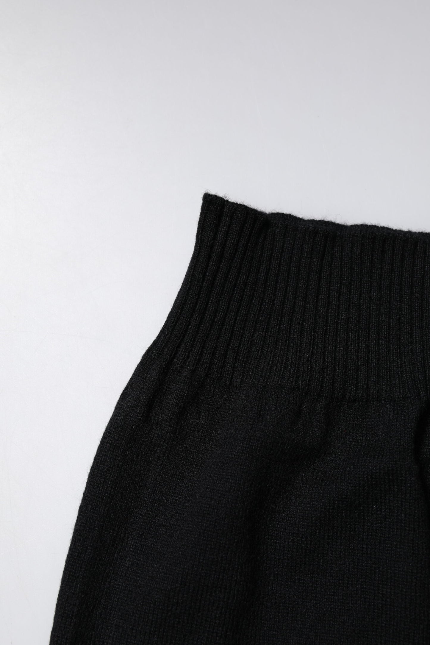 Dolce & Gabbana – Schwarzer, gestrickter Halswärmer-Foulardschal aus Kaschmir