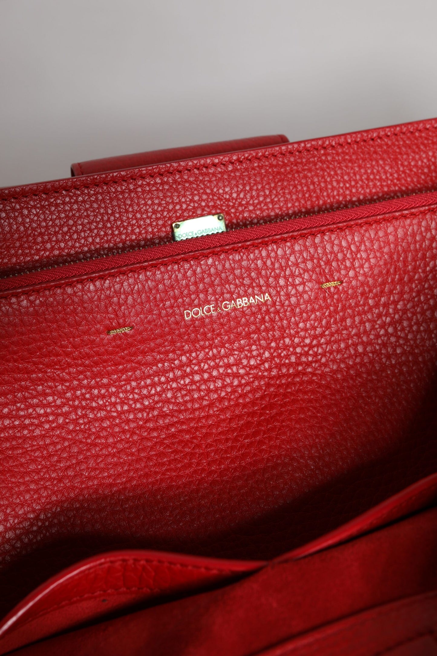 Dolce & Gabbana – Rote Kalbsledertasche mit Logo-Schild und Henkel