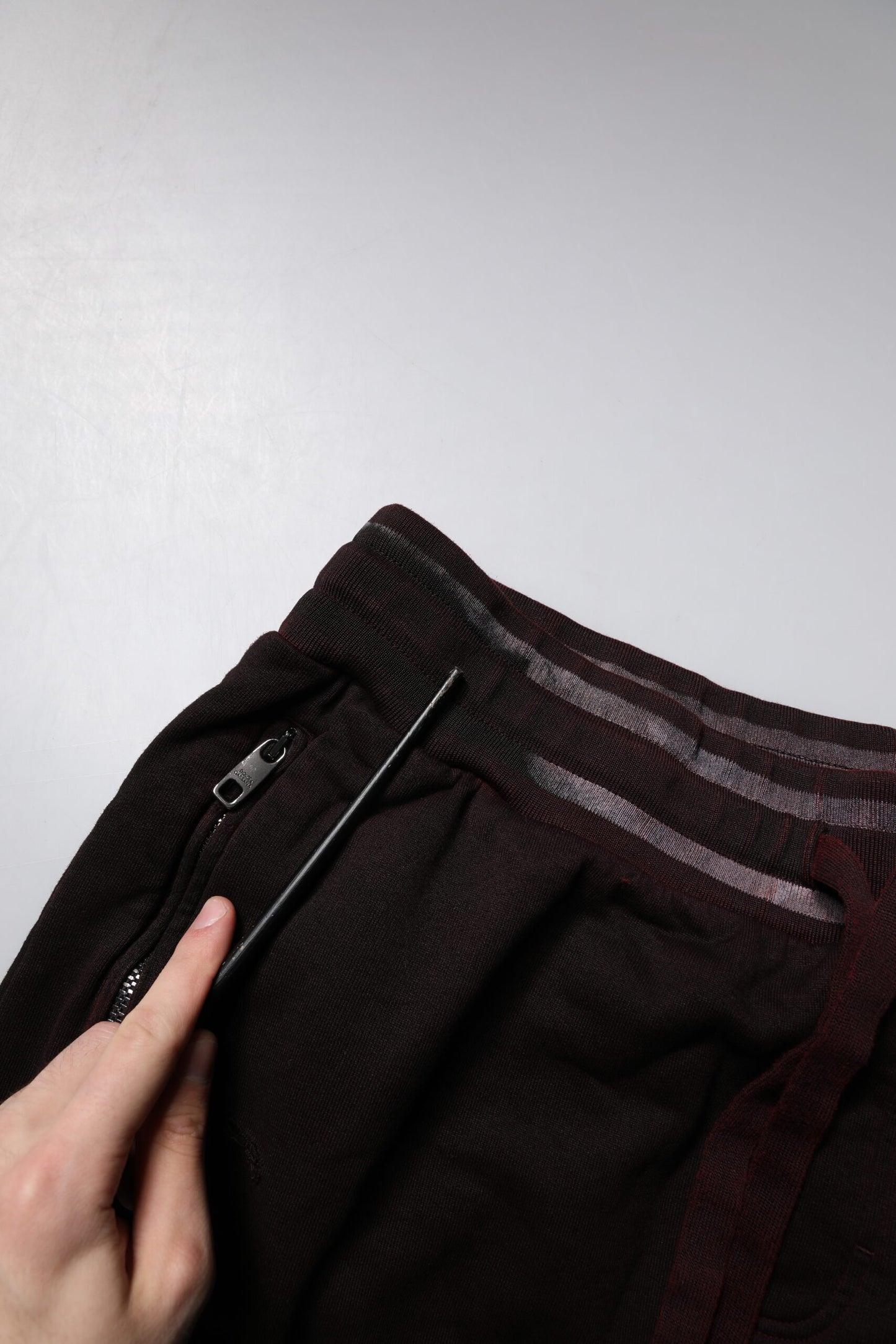 Dolce & Gabbana – Bermudashorts aus Baumwolle mit Logo-Schild in Kastanienbraun für Herren