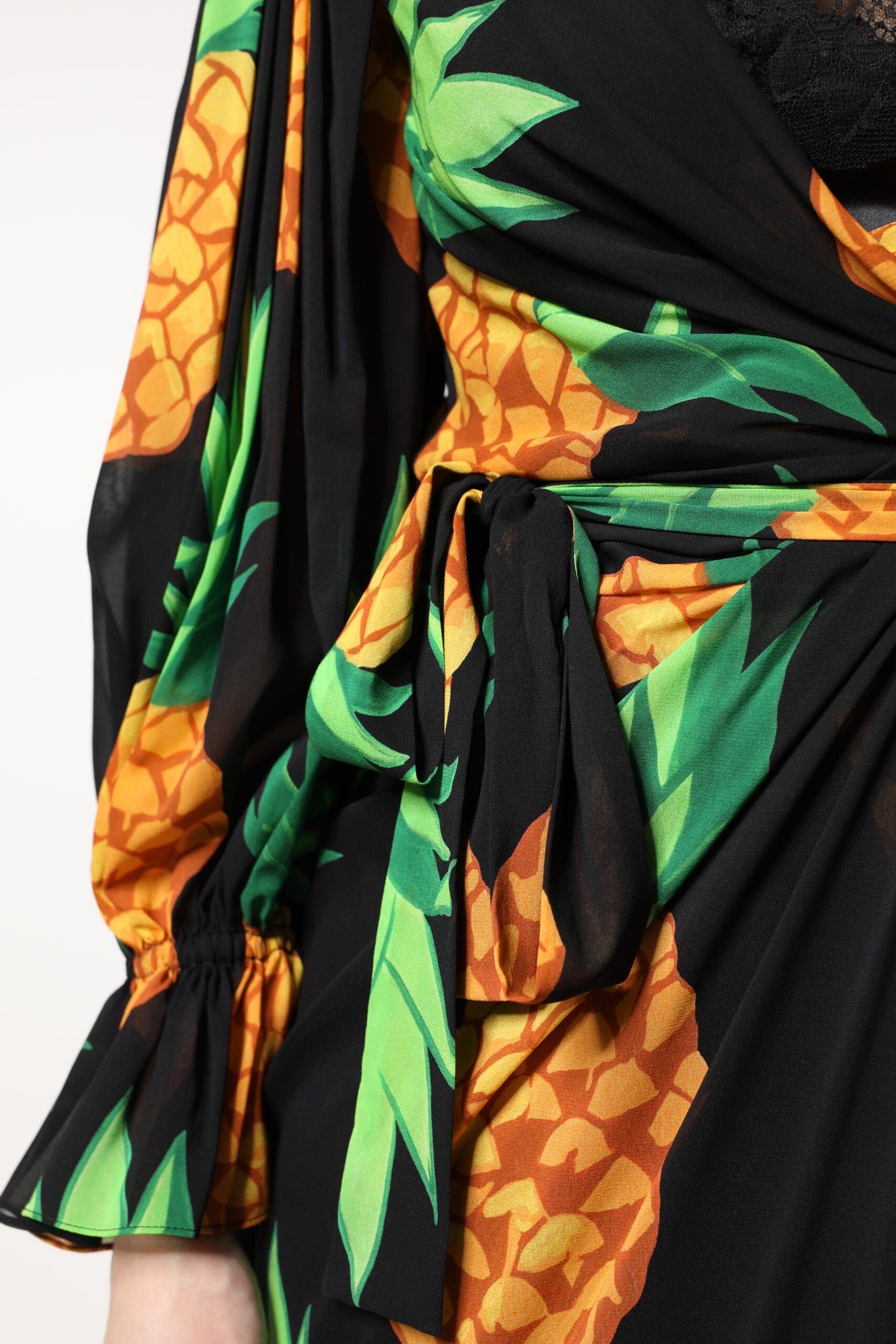 Dolce & Gabbana Schwarzes Wickelkleid aus Seide mit Ananas-Drapierung