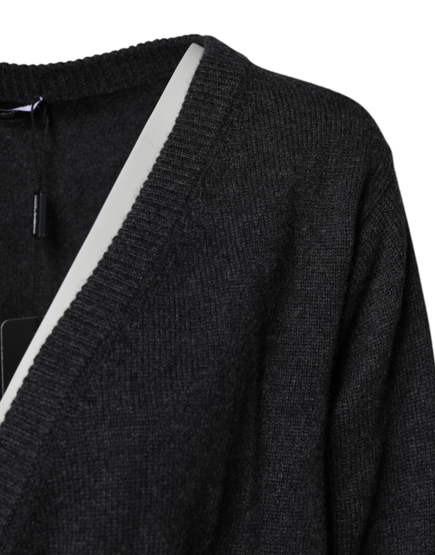Dolce & Gabbana Grauer Kaschmirpullover mit tiefem V-Ausschnitt
