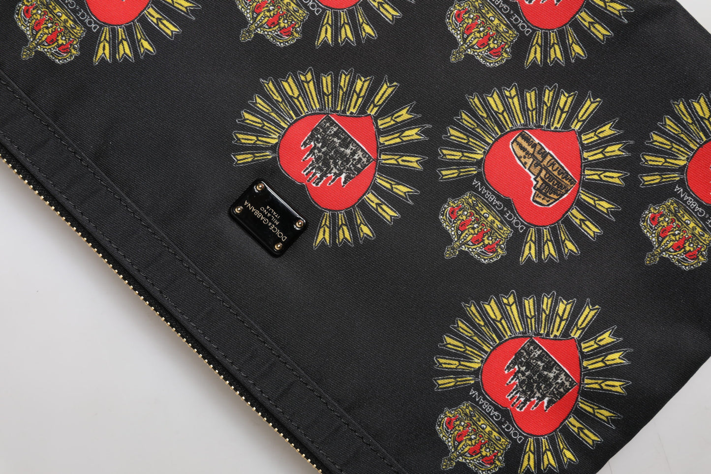 Dolce & Gabbana – Clutch-Tasche „Sacred Heart“ aus Nylon in Schwarz und Rot