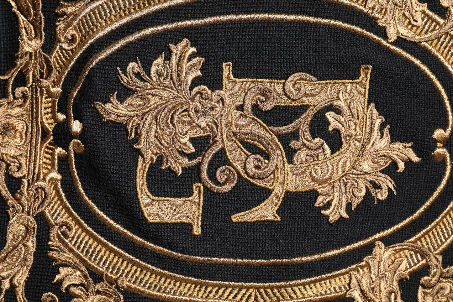 Dolce & Gabbana – Schwarzer Strickpullover mit Logo-Stickerei