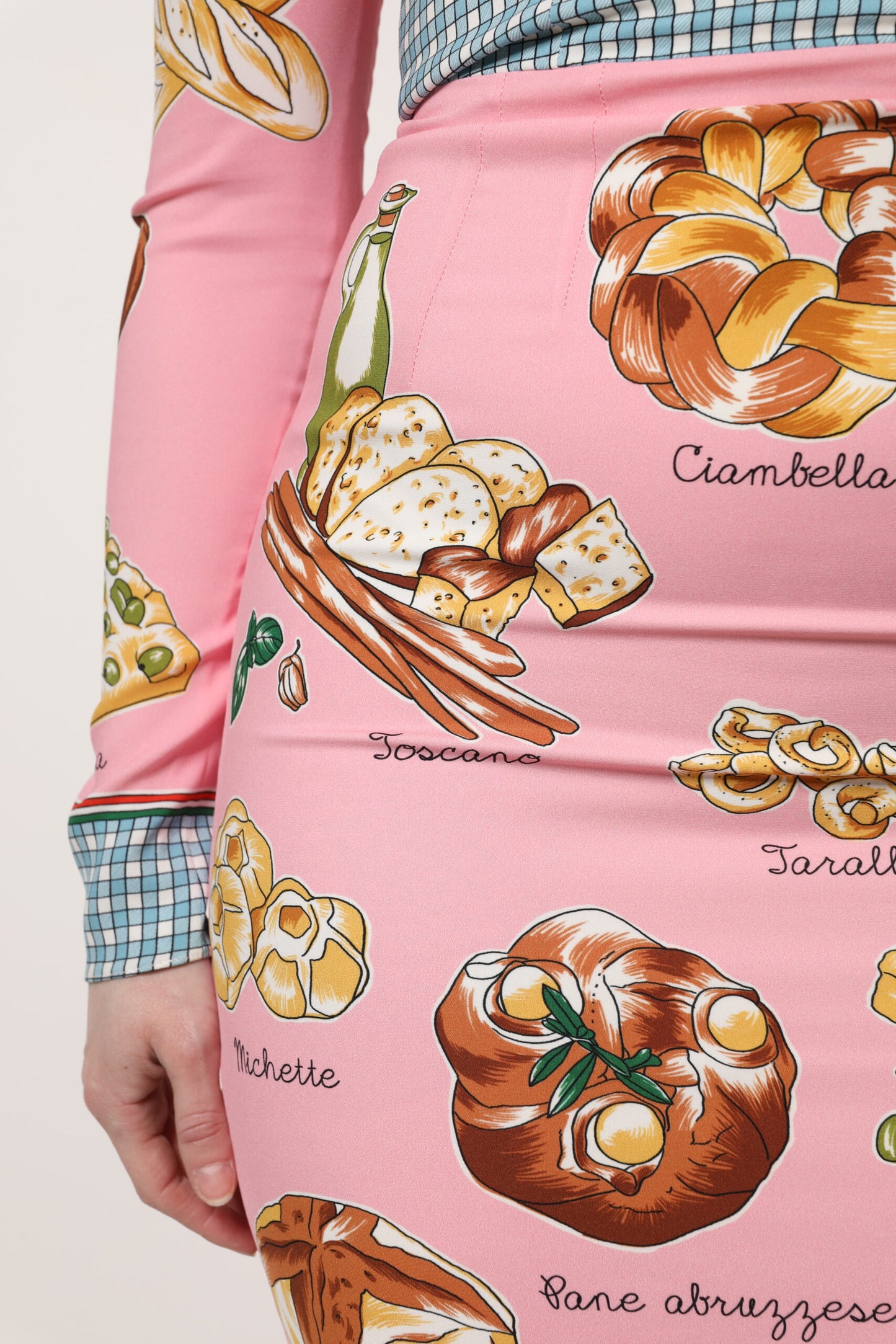 Dolce & Gabbana – Figurbetontes Midikleid mit Gebäck-Print in Rosa