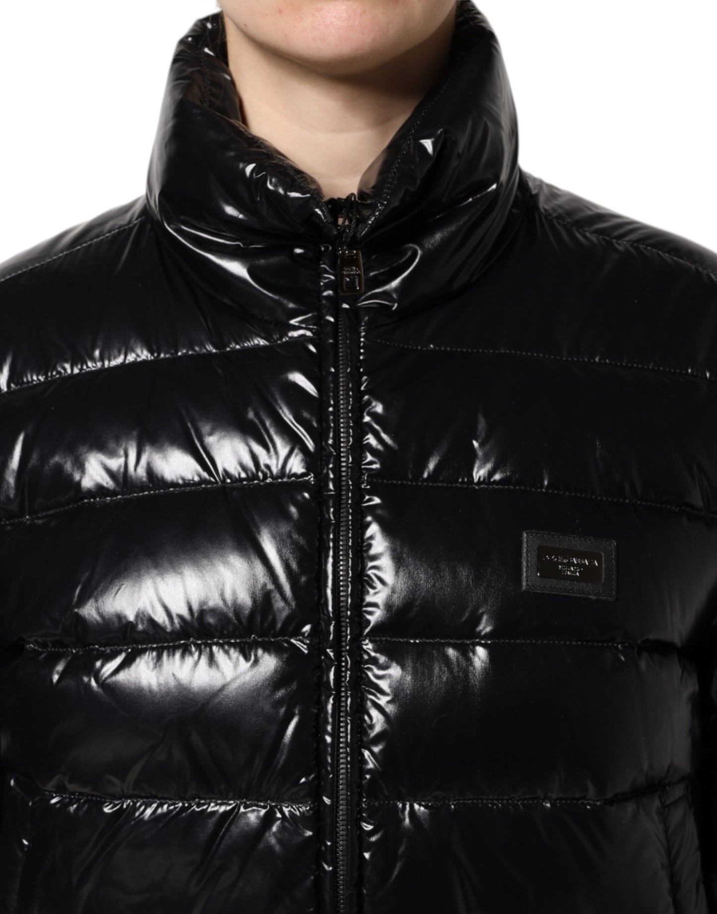 Dolce & Gabbana – Pufferjacke mit durchgehendem Reißverschluss und schwarzem Logo-Schild