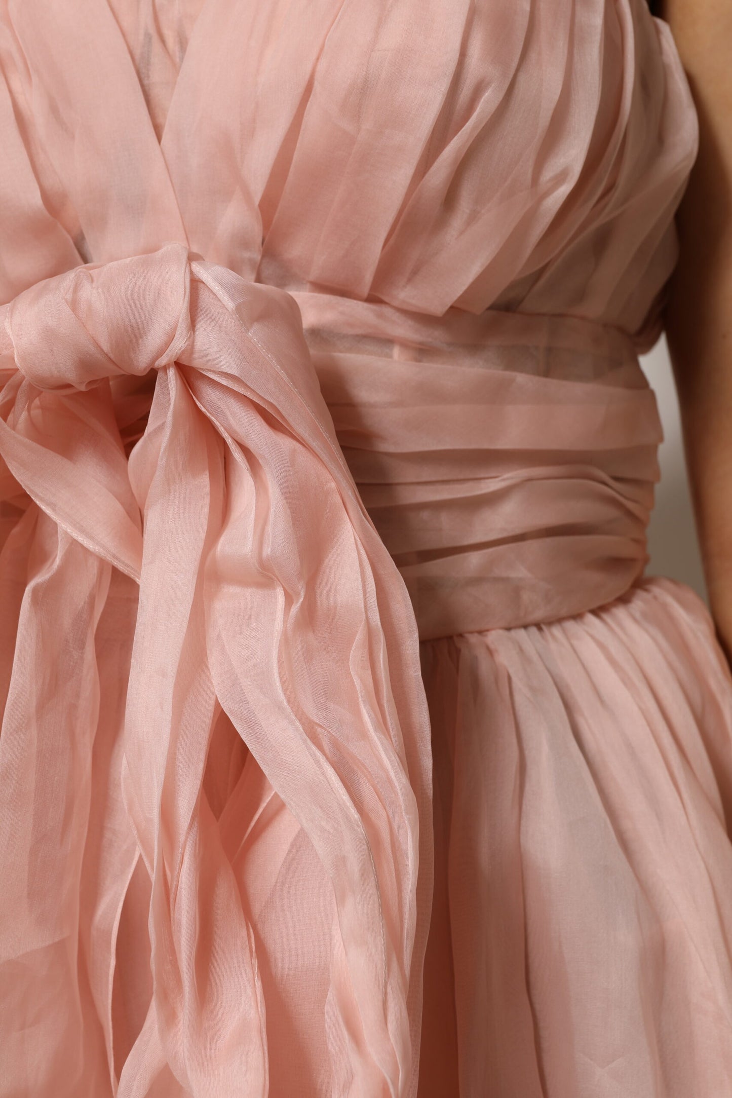 Dolce & Gabbana – A-Linien-Midikleid aus plissiertem Seidenchiffon in Rosa