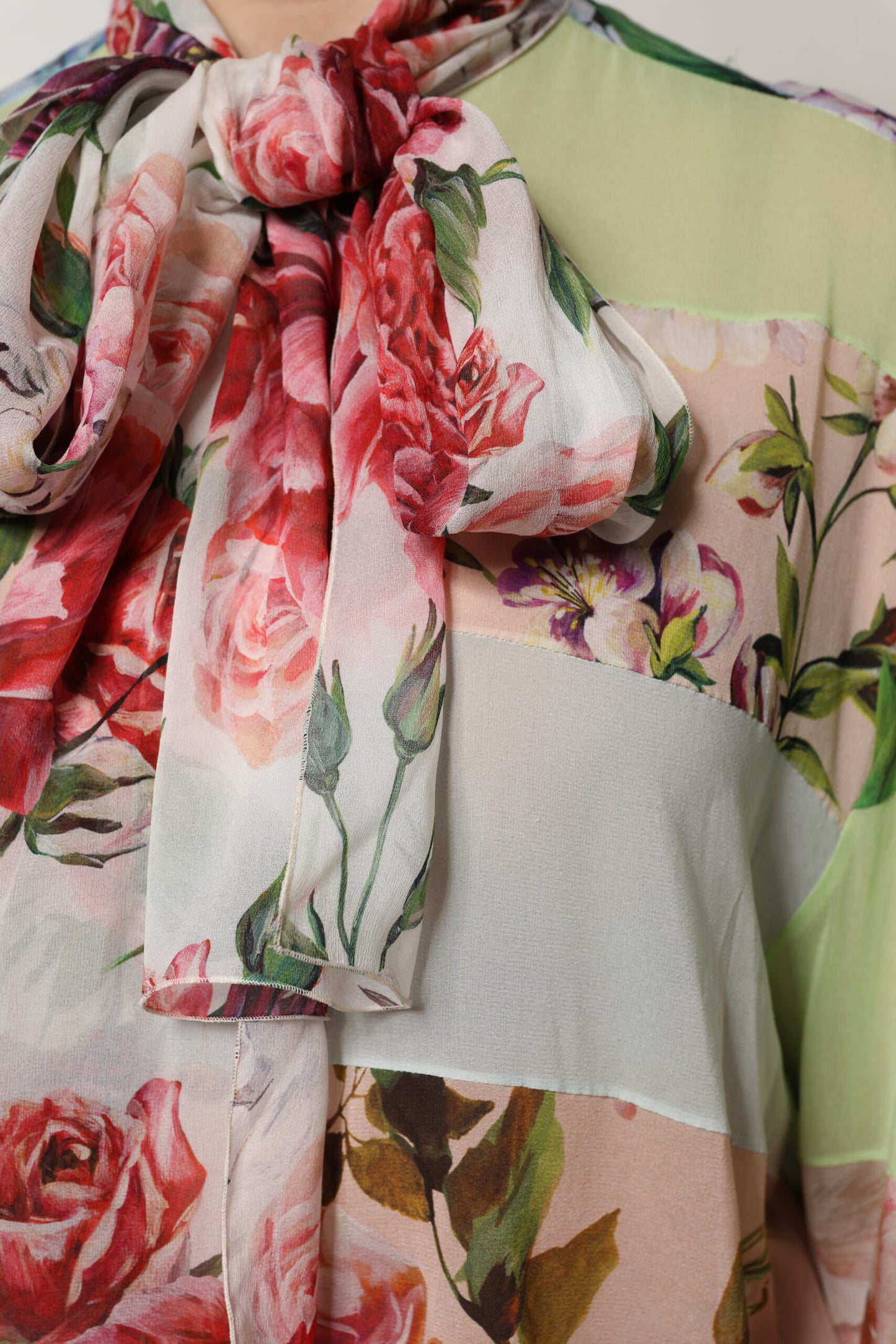 Dolce & Gabbana – Mehrfarbiges, langärmliges Oberteil mit Blumen-Patchwork