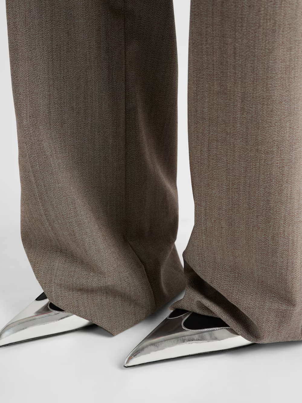 Prada Pumps aus schwarzem Satin und metallischem silbernem Leder