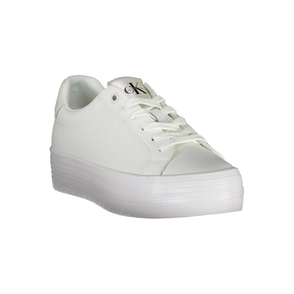 Calvin Klein – Elegante weiße Schnür-Sneaker mit Kontrastdetails