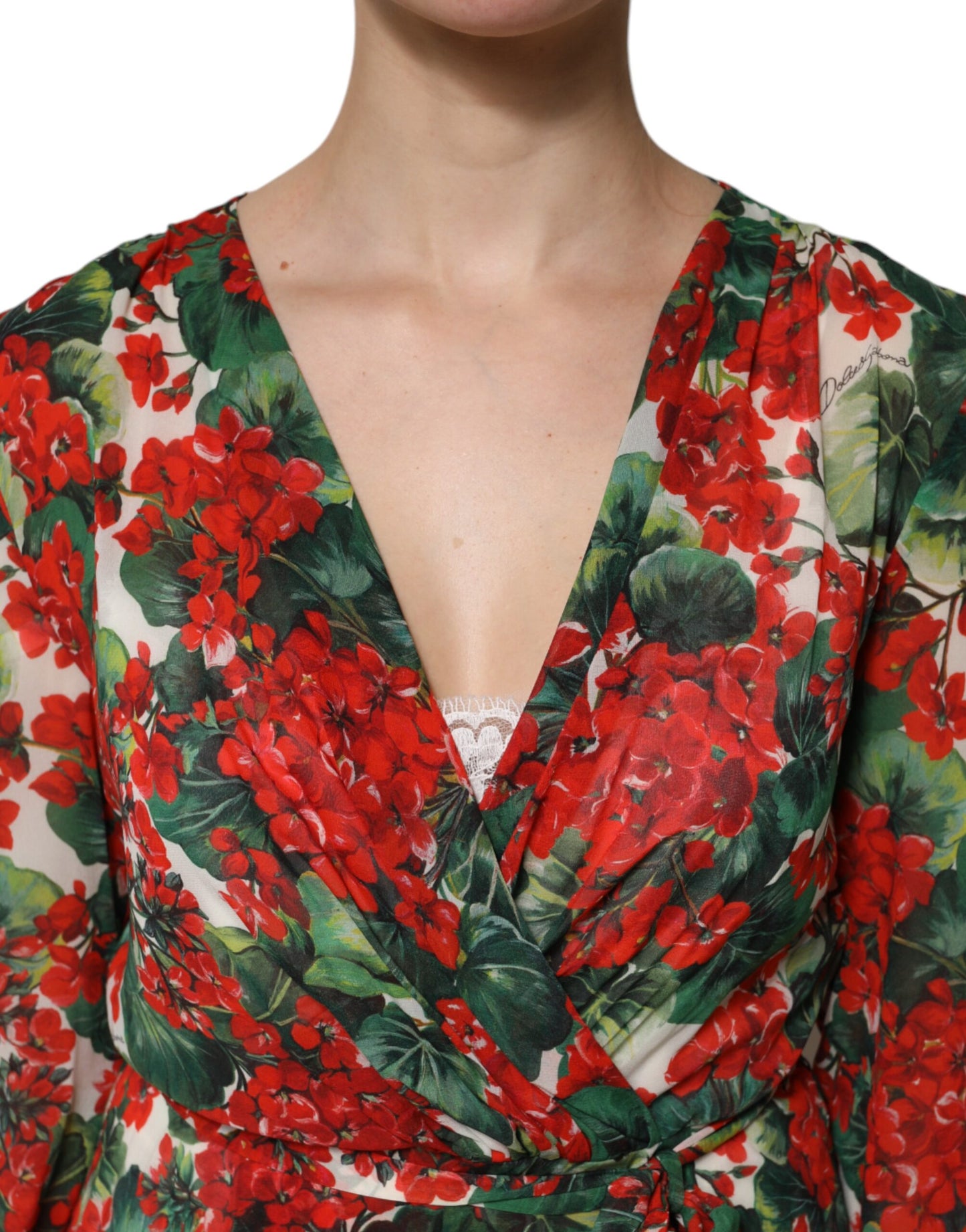 Dolce & Gabbana – Mehrfarbiges, geblümtes Kleid mit langen Ärmeln und V-Ausschnitt