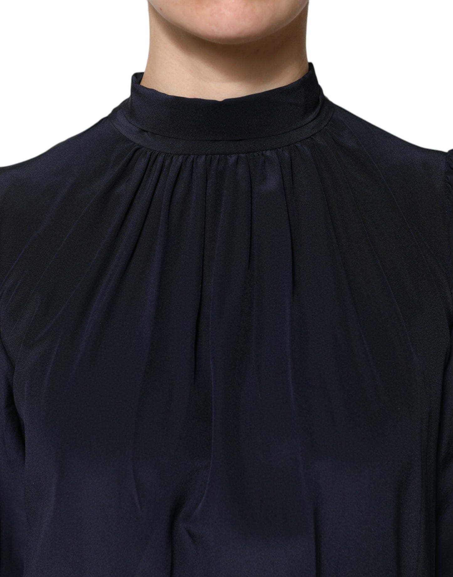 Dolce & Gabbana – Blaues Seidenblusenoberteil mit Stehkragen und langen Ärmeln